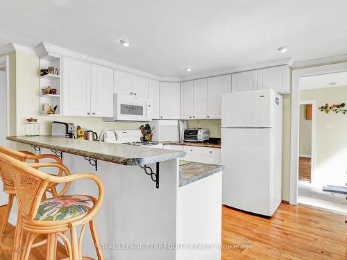 1928 Tiny Beaches Rd S, Tiny, ON - Indoor Photo Showing Kitchen