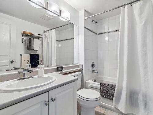 311-27 Songhees Rd, Victoria, BC - Indoor Photo Showing Bathroom