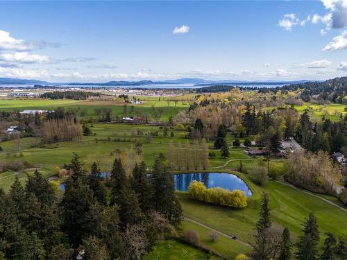 814 Ardmore Dr, North Saanich, BC 