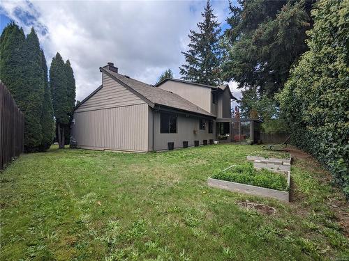 566 Fermoy Pl, Saanich, BC 