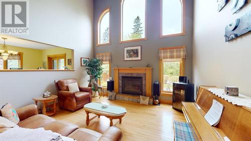 127 Drake St, Sault Ste. Marie, ON - Indoor Photo Showing Living Room With Fireplace