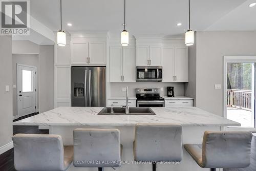 134 Lawson Road, Brighton, ON - Indoor Photo Showing Kitchen With Double Sink With Upgraded Kitchen