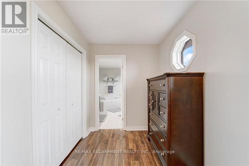 48 Hillgarden Drive, Hamilton (Stoney Creek Mountain), ON - Indoor Photo Showing Other Room