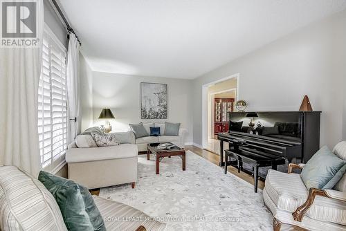 5348 Westhampton Road, Mississauga, ON - Indoor Photo Showing Living Room