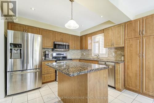 5348 Westhampton Road, Mississauga (Central Erin Mills), ON - Indoor Photo Showing Kitchen