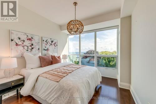 417 - 11 Bronte Road, Oakville (Bronte West), ON - Indoor Photo Showing Bedroom