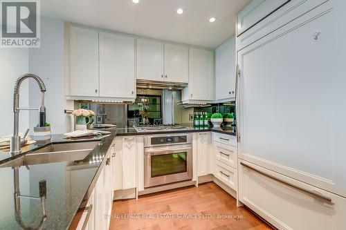 417 - 11 Bronte Road, Oakville (Bronte West), ON - Indoor Photo Showing Kitchen