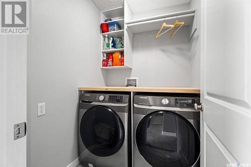 722 Brookhurst Lane, Saskatoon, SK - Indoor Photo Showing Laundry Room