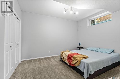 722 Brookhurst Lane, Saskatoon, SK - Indoor Photo Showing Bedroom