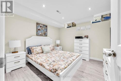 20 Lampman Drive, Hamilton (Ancaster), ON - Indoor Photo Showing Bedroom