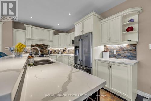 20 Lampman Drive, Hamilton (Ancaster), ON - Indoor Photo Showing Kitchen With Double Sink With Upgraded Kitchen