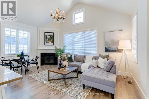 133 Yellow Birch Crescent, Blue Mountains, ON - Indoor Photo Showing Living Room With Fireplace