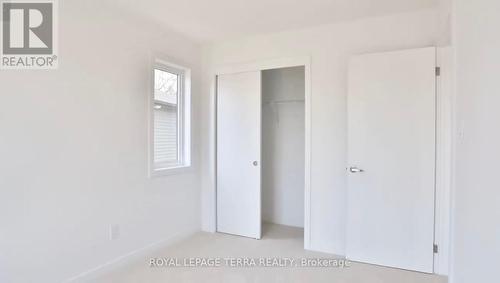 44 Pony Way, Kitchener, ON - Indoor Photo Showing Other Room