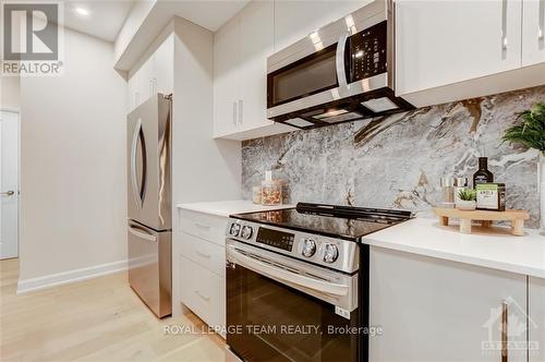 B - 415 Tweedsmuir Avenue, Ottawa, ON - Indoor Photo Showing Kitchen