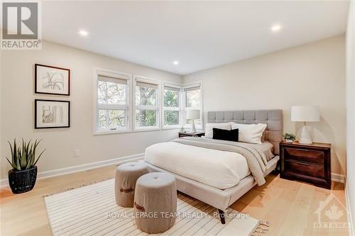 B - 415 Tweedsmuir Avenue, Ottawa, ON - Indoor Photo Showing Bedroom