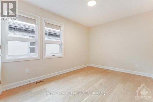 B - 415 Tweedsmuir Avenue, Ottawa, ON - Indoor Photo Showing Other Room