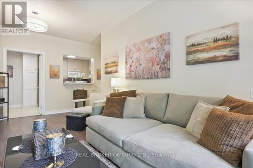 101 - 350 Mill Road, Toronto (Eringate-Centennial-West Deane), ON - Indoor Photo Showing Living Room