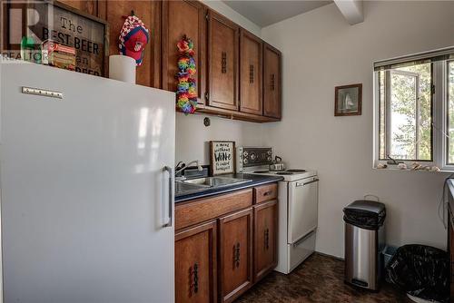 1380 Keast Drive, Sudbury, ON - Indoor Photo Showing Kitchen With Double Sink