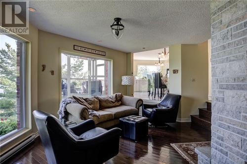 1380 Keast Drive, Sudbury, ON - Indoor Photo Showing Living Room