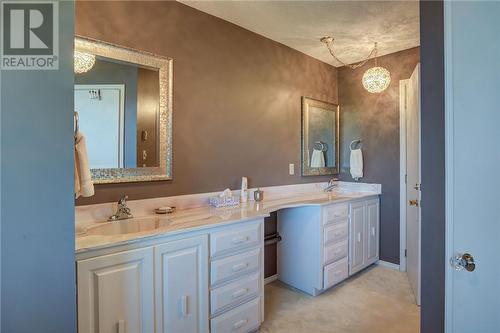 1380 Keast Drive, Sudbury, ON - Indoor Photo Showing Bathroom