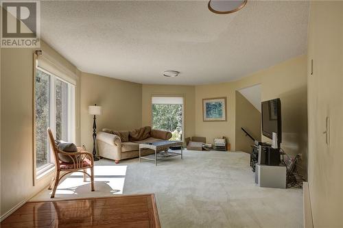 1380 Keast Drive, Sudbury, ON - Indoor Photo Showing Living Room