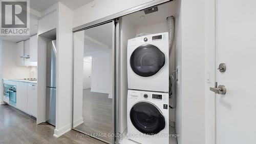 2607 - 99 Broadway Avenue, Toronto (Mount Pleasant West), ON - Indoor Photo Showing Laundry Room