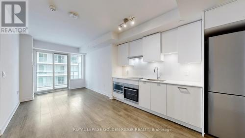 2607 - 99 Broadway Avenue, Toronto, ON - Indoor Photo Showing Kitchen