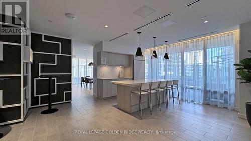 2607 - 99 Broadway Avenue, Toronto, ON - Indoor Photo Showing Kitchen