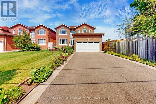 16 Oak Avenue, Richmond Hill (South Richvale), ON - Outdoor With Facade