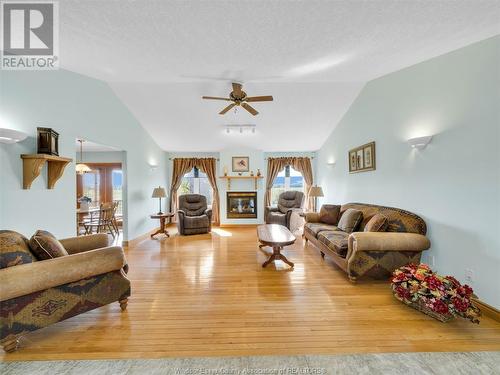 6802 6Th Concession North, Amherstburg, ON - Indoor Photo Showing Living Room With Fireplace