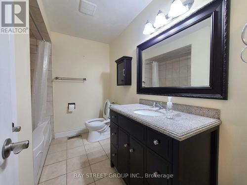 Upper - 3400 Frobex Court, Mississauga (Erindale), ON - Indoor Photo Showing Bathroom