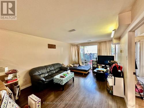 67 - 2901 Jane Street, Toronto (Glenfield-Jane Heights), ON - Indoor Photo Showing Living Room