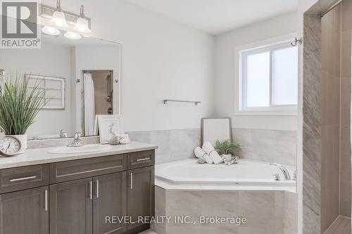 46 Claxton Crescent, Kawartha Lakes (Lindsay), ON - Indoor Photo Showing Bathroom