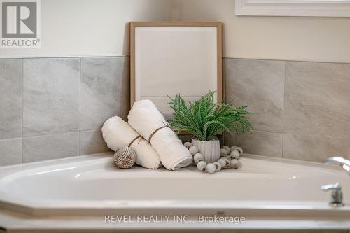 46 Claxton Crescent, Kawartha Lakes (Lindsay), ON - Indoor Photo Showing Bathroom