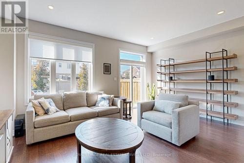 49 Clifford Crescent, New Tecumseth, ON - Indoor Photo Showing Living Room