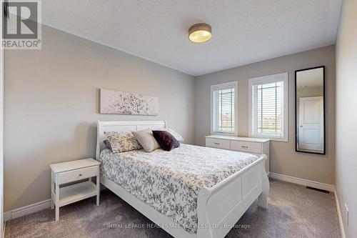 49 Clifford Crescent, New Tecumseth, ON - Indoor Photo Showing Bedroom