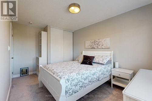 49 Clifford Crescent, New Tecumseth, ON - Indoor Photo Showing Bedroom