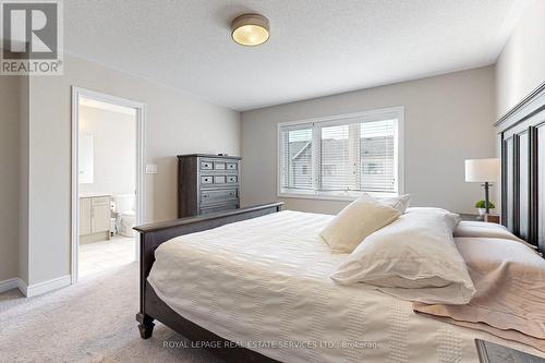 49 Clifford Crescent, New Tecumseth, ON - Indoor Photo Showing Bedroom