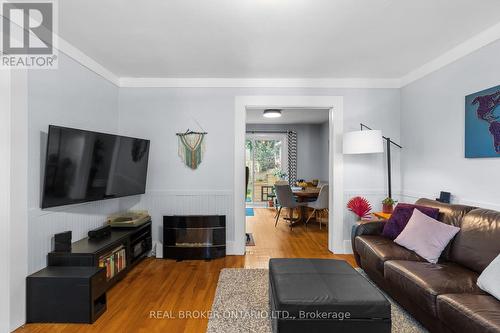 77 Albert Street N, Orillia, ON - Indoor Photo Showing Living Room With Fireplace