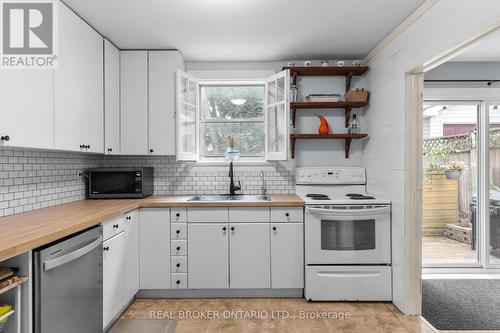 77 Albert Street N, Orillia, ON - Indoor Photo Showing Kitchen