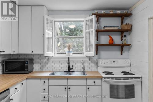 77 Albert Street N, Orillia, ON - Indoor Photo Showing Kitchen With Double Sink