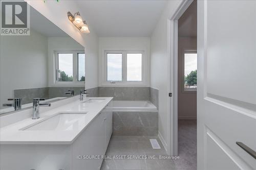 22 Greer Street, Barrie, ON - Indoor Photo Showing Bathroom