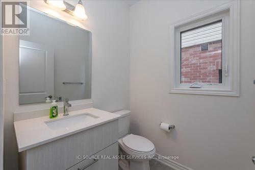 22 Greer Street, Barrie, ON - Indoor Photo Showing Bathroom