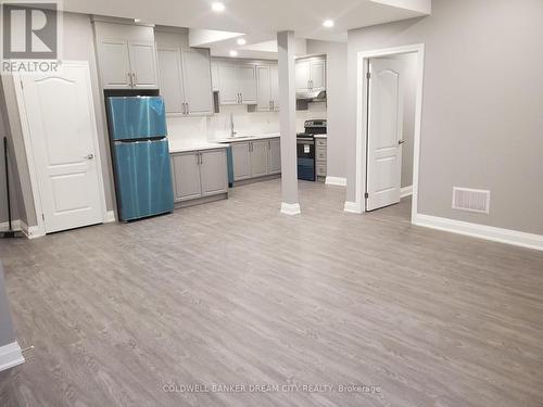 9 Abigail Grace Crescent, Brampton, ON - Indoor Photo Showing Kitchen