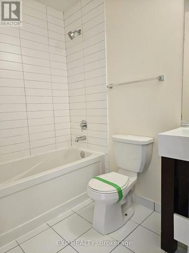 1002 - 840 Queens Plate Drive, Toronto (West Humber-Clairville), ON - Indoor Photo Showing Bathroom