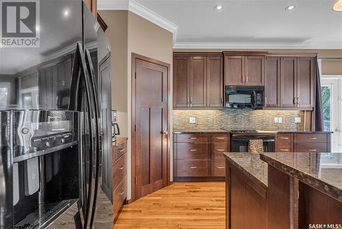 818 Shepherd Crescent, Saskatoon, SK - Indoor Photo Showing Kitchen