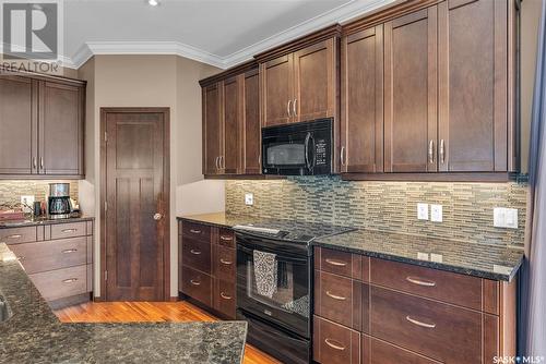 818 Shepherd Crescent, Saskatoon, SK - Indoor Photo Showing Kitchen