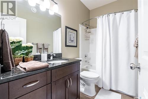 818 Shepherd Crescent, Saskatoon, SK - Indoor Photo Showing Bathroom