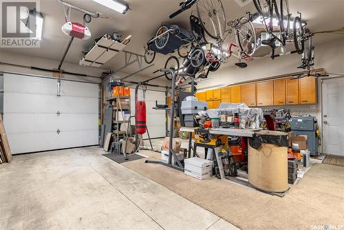 818 Shepherd Crescent, Saskatoon, SK - Indoor Photo Showing Garage