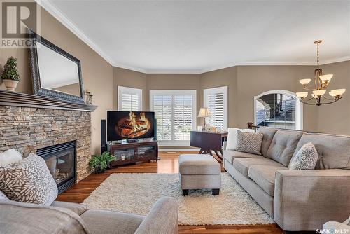 818 Shepherd Crescent, Saskatoon, SK - Indoor Photo Showing Living Room With Fireplace